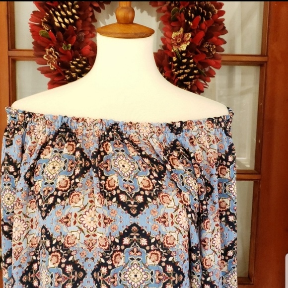 Westport Tops - Blue Medallion Print Boho On / Off Shoulder Top
